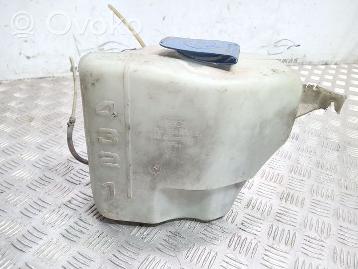 Volkswagen PASSAT B3 Serbatoio/vaschetta liquido lavavetri parabrezza 357955453B