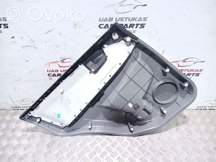 Suzuki SX4 Moldura del tarjetero de la puerta trasera 8373179J10