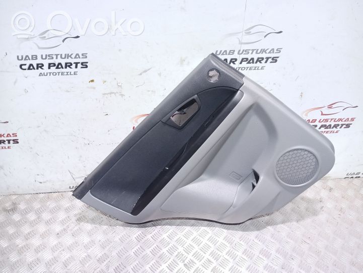 Suzuki SX4 Moldura del tarjetero de la puerta trasera 8374179J10