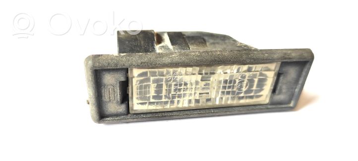 Peugeot 406 Lampa oświetlenia tylnej tablicy rejestracyjnej 90146