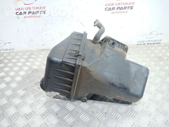 Audi 100 200 5000 C3 Oro filtro dėžė 021129620