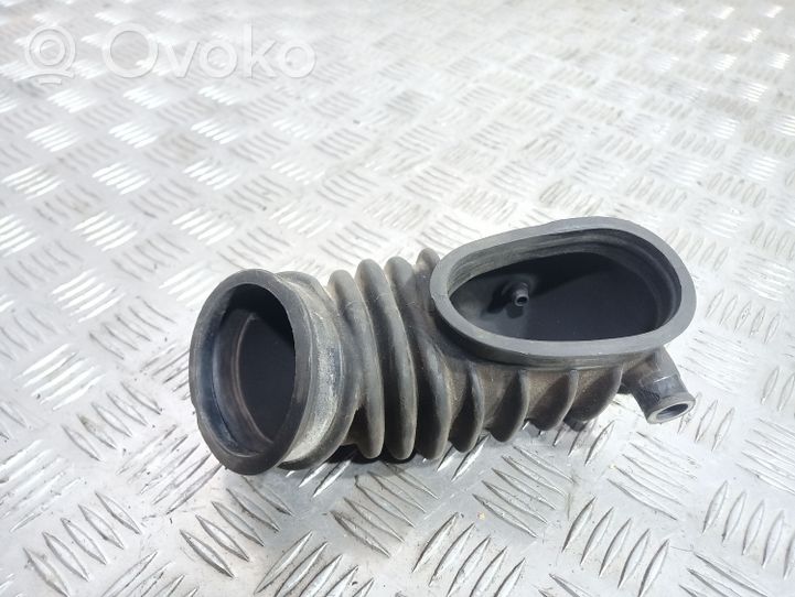 Audi 100 200 5000 C3 Tube d'admission d'air 026133649