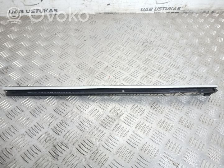 Audi A4 S4 B7 8E 8H Rivestimento modanatura parafango posteriore 8H0839477