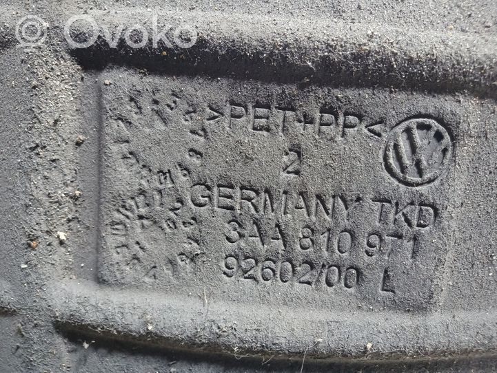 Volkswagen PASSAT B7 Nadkole tylne 3AA810971