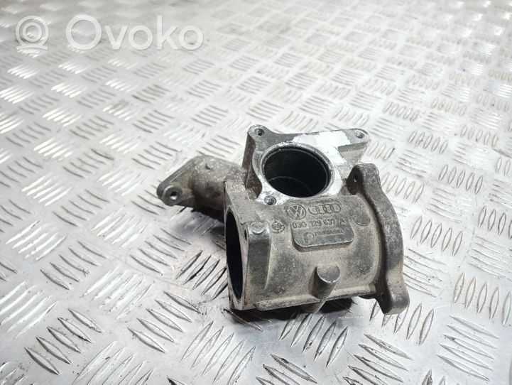 Volkswagen PASSAT B6 Supporto della valvola di raffreddamento EGR 03G129637A