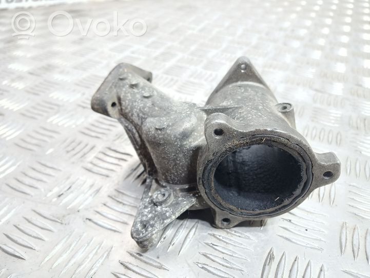 Volkswagen PASSAT B6 Supporto della valvola di raffreddamento EGR 03G129637A