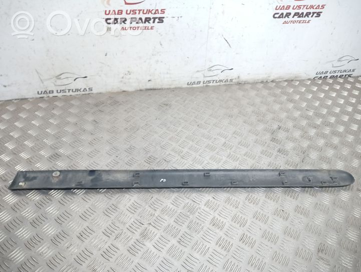 Renault Kangoo I Rivestimento della portiera anteriore (modanatura) 7700304634