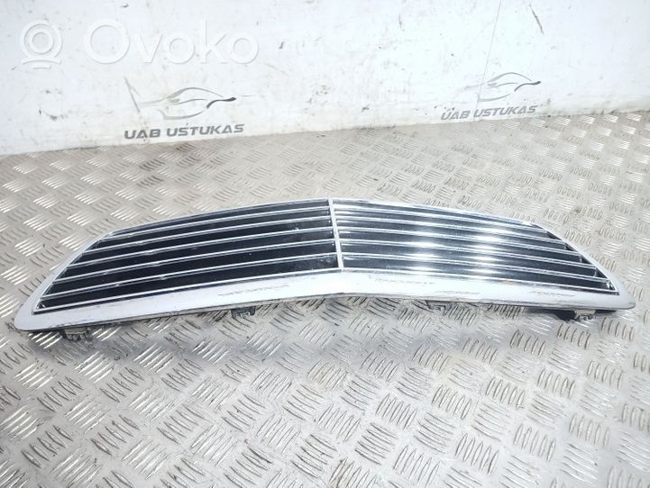 Mercedes-Benz E W211 Maskownica / Grill / Atrapa górna chłodnicy A2118800583