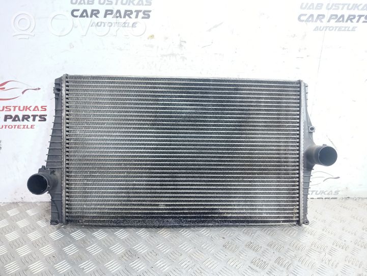 Volvo XC90 Chłodnica powietrza doładowującego / Intercooler 989581K