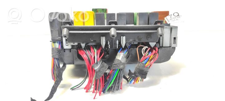 Opel Vectra B Module de fusibles 90504534