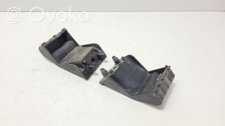 Mazda CX-7 Staffa di rinforzo montaggio del paraurti anteriore EG2150151