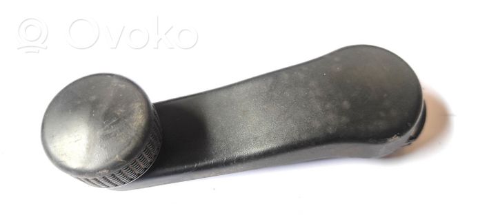 Seat Cordoba (6K) Korbka szyby drzwi tylnych 6K0837581A