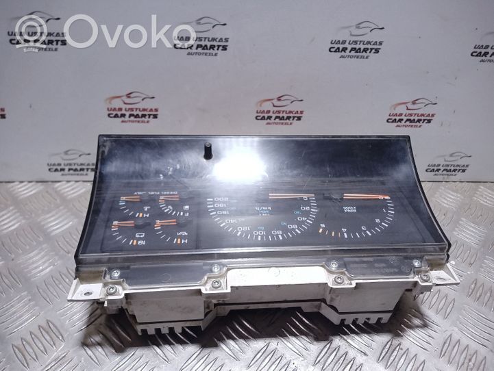 Chrysler Grand Voyager II Speedometer (instrument cluster) 443777307910