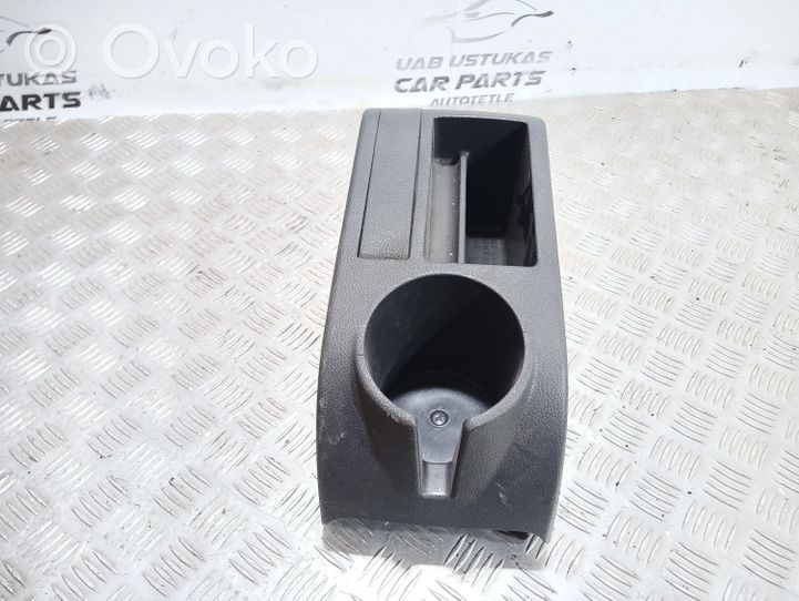 Volkswagen Golf V Muu keskikonsolin (tunnelimalli) elementti 1K0863323