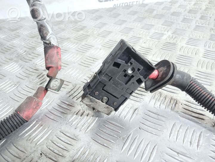 Land Rover Discovery 3 - LR3 Cable positivo (batería) YTA500520