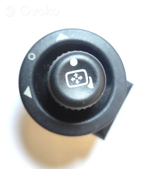 Land Rover Discovery 3 - LR3 Interruptor del espejo lateral YUF500010