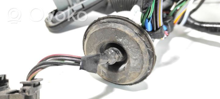 Land Rover Discovery 3 - LR3 Cableado de puerta trasera YMM502600A