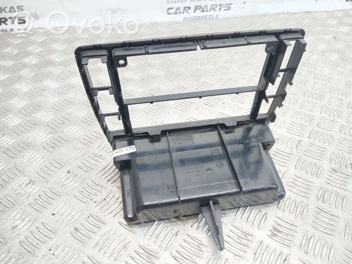 Volkswagen PASSAT B5.5 Verkleidung Radio / Navigation 3B0858069K