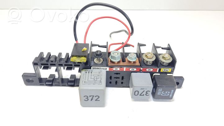 Volkswagen PASSAT B5.5 Fuse module 