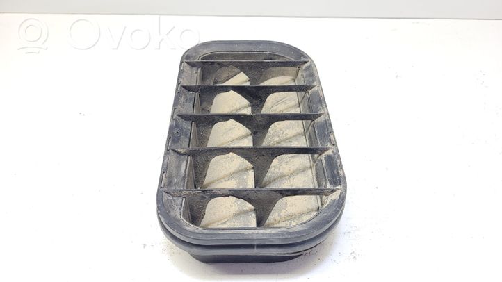 Volkswagen PASSAT B5.5 Quarter panel pressure vent 4A0819181