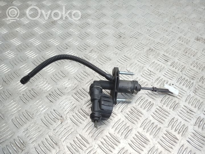 Opel Astra J Pompa della frizione 55561916