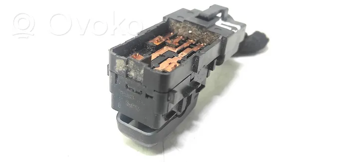 Opel Insignia A Interruptor de control del asiento 13282592SB