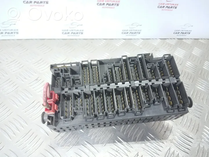 Volkswagen PASSAT B3 Fuse module 357937039