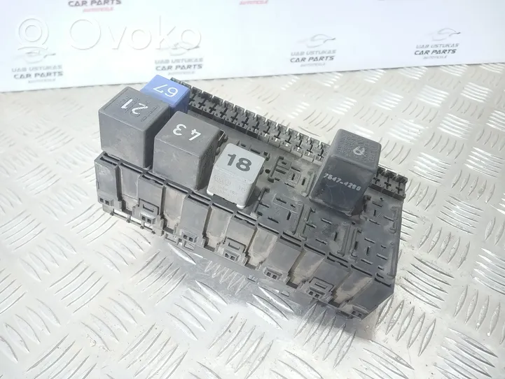 Volkswagen PASSAT B3 Fuse module 357937039