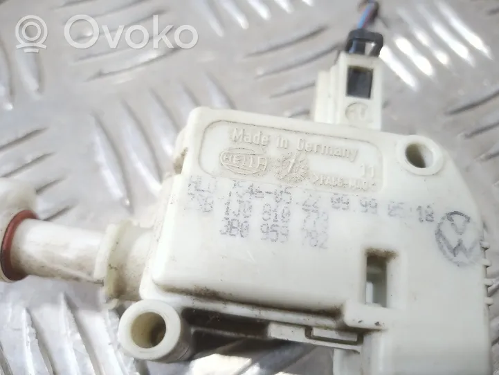 Volkswagen Golf IV Fuel tank cap lock motor 1J0810773