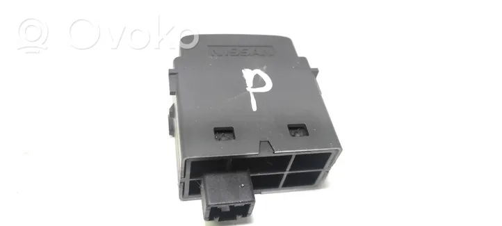 Nissan Qashqai+2 Bouton commande réglage hauteur de phares 25190JD00D