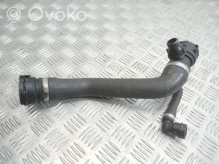 BMW 1 E82 E88 Engine coolant pipe/hose 7525641