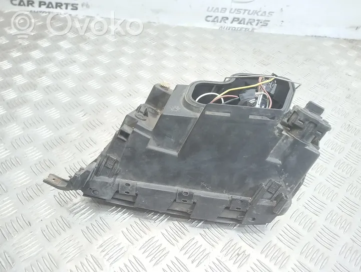 Audi A6 S6 C4 4A Lampa przednia 