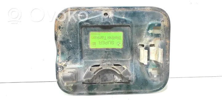 BMW 5 E34 Bouchon, volet de trappe de réservoir à carburant 2121832