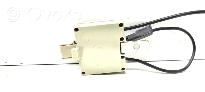 BMW 5 E34 Aerial antenna amplifier 1392203