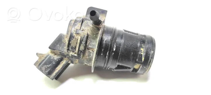 Mazda 3 I Pompe de lave-glace de pare-brise 8603109120