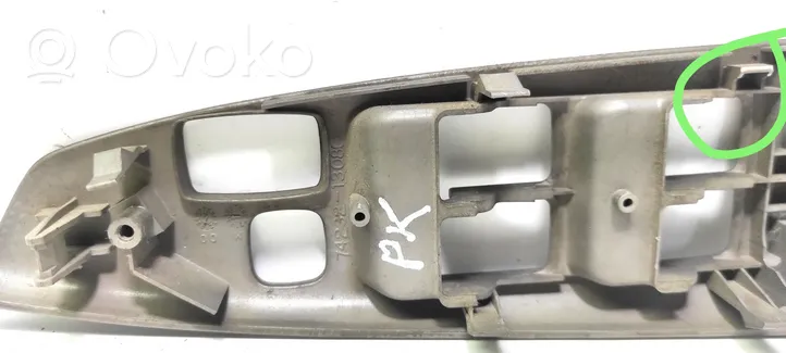 Toyota Corolla Verso E121 Muu etuoven verhoiluelementti 7423213080