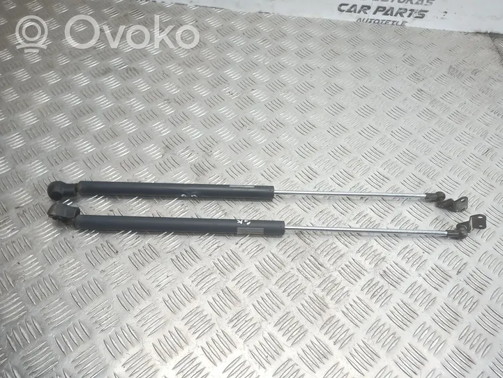 Honda Civic Tailgate/trunk strut/damper 