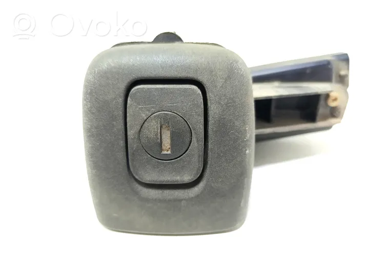 Renault Clio II Tailgate exterior lock 