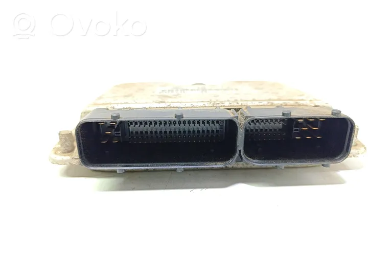 Volkswagen Golf IV Calculateur moteur ECU 038906012L