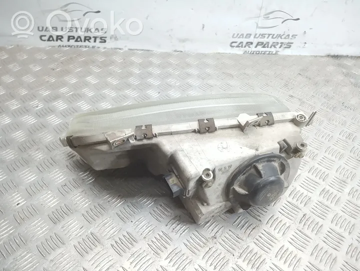 Volkswagen Sharan Lampa przednia 0301048302