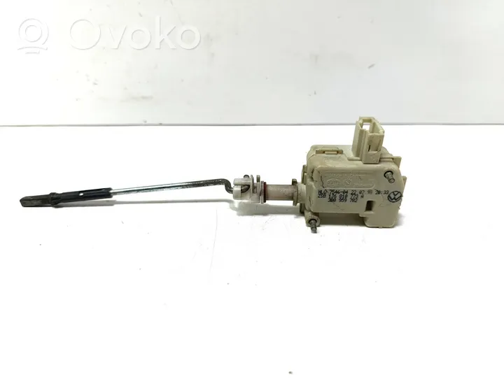 Volkswagen Golf IV Fuel tank cap lock motor 1J6810773A