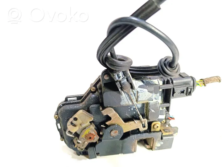 Volkswagen Golf IV Front door lock 