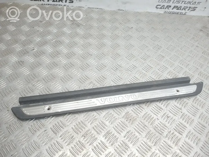 Volvo S40, V40 Etuoven kynnyksen suojalista 