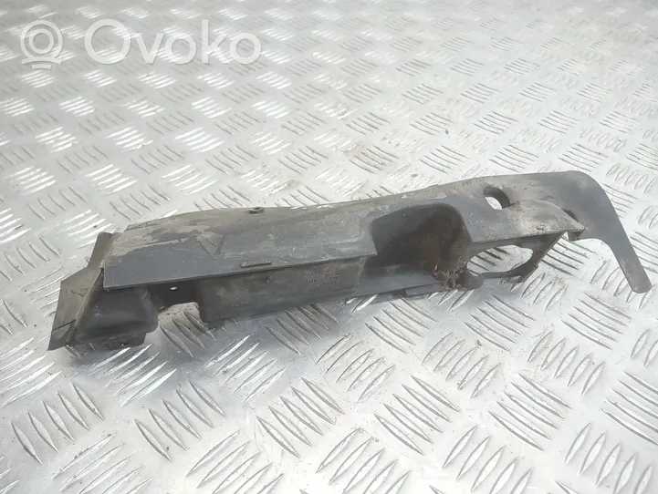 Audi A4 S4 B5 8D Wlot / Kanał powietrza intercoolera 8D0121283B