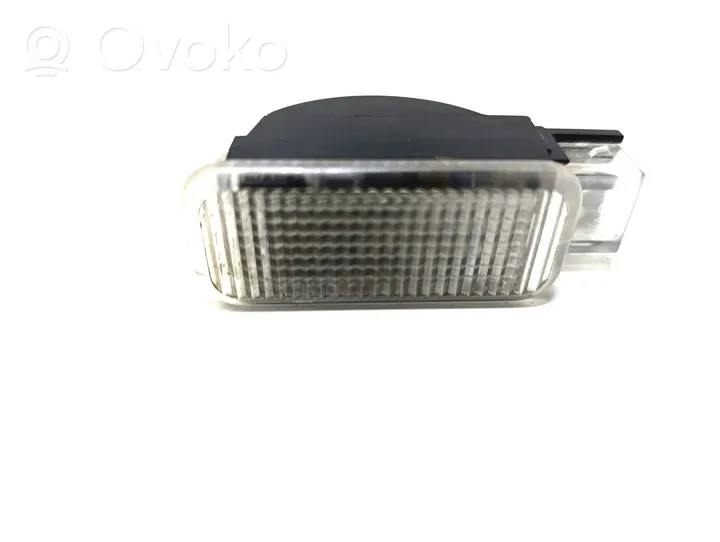 Volkswagen PASSAT B5.5 Otras luces interiores 3B0947415B