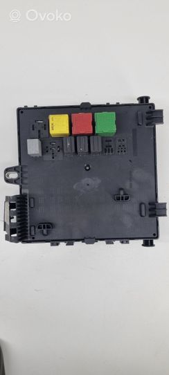 Opel Signum Module de fusibles 13170895