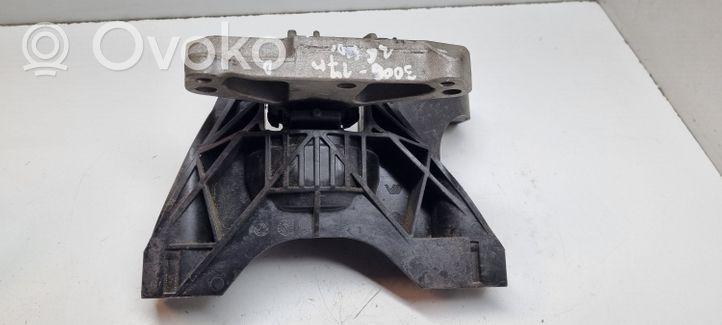 Peugeot 3008 II Supporto di montaggio del motore 9820297580