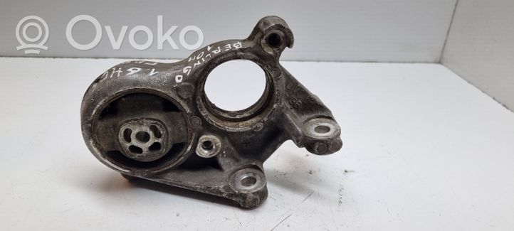 Citroen Berlingo Wspornik / Mocowanie łożyska podpory wału napędowego 96391768