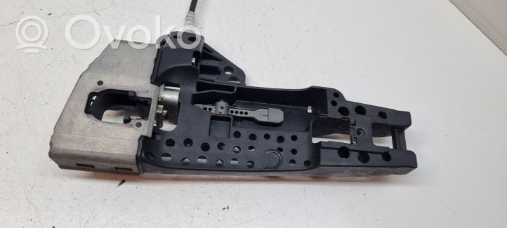 Audi A1 Front door exterior handle/bracket 8T1837885B