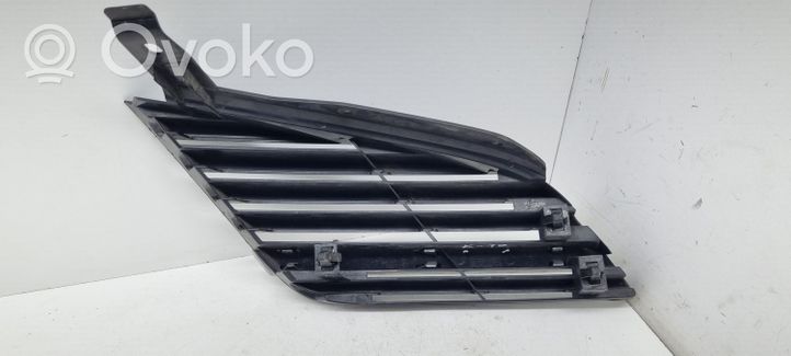 Nissan Primera Grille calandre supérieure de pare-chocs avant 62330AU300